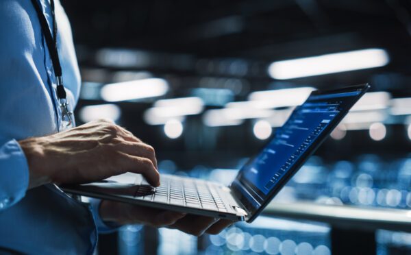 Risques et enjeux émergents en matière de sécurité de l’IA : principales conclusions à tirer du rapport du NIST sur l’apprentissage automatique contradictoire