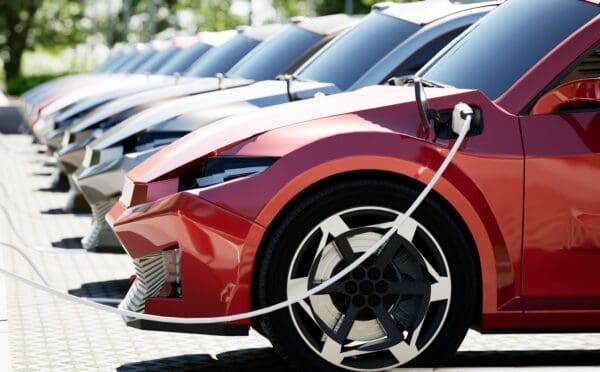 Les gouvernements du Canada et du Québec ajustent leurs cibles en matière de vente de véhicules électriques : principaux changements et points à considérer